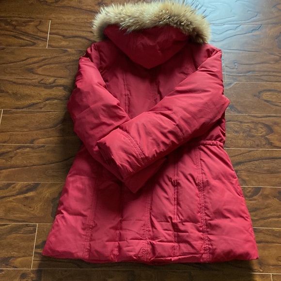 Red puffer winter jacket in size L - Picture 3 of 13